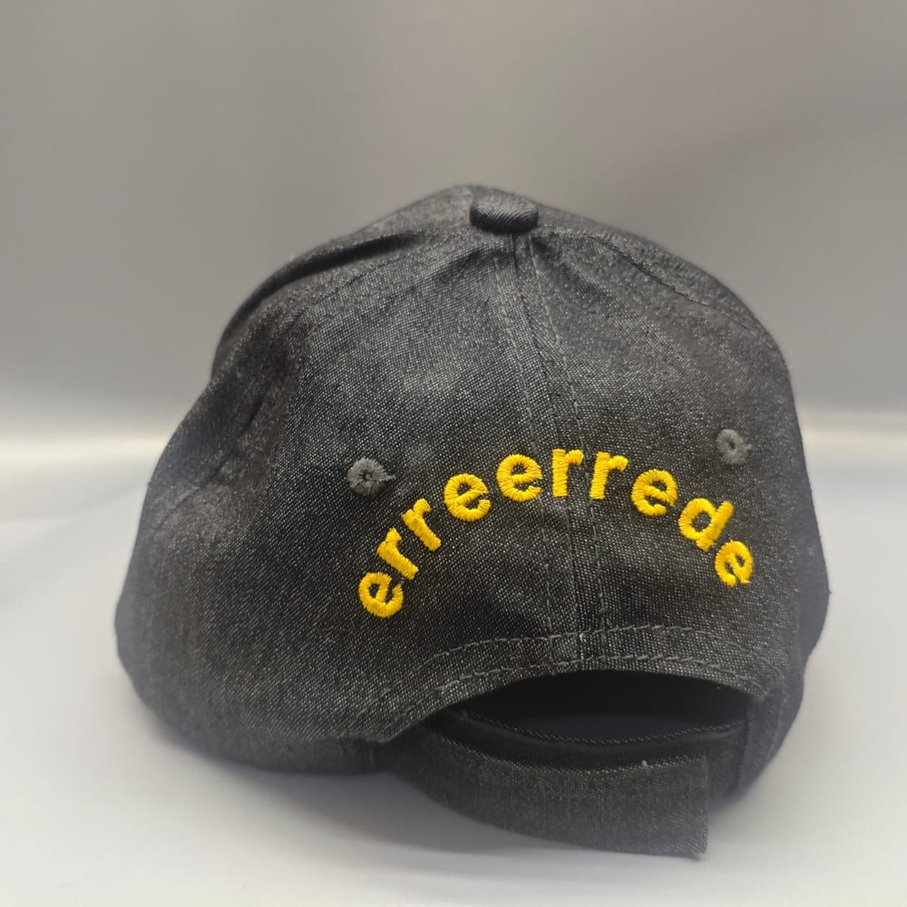Gorra bordada